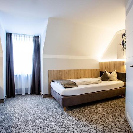 Amtsstueble Hotel & Restaurant Мосбах Екстер'єр фото
