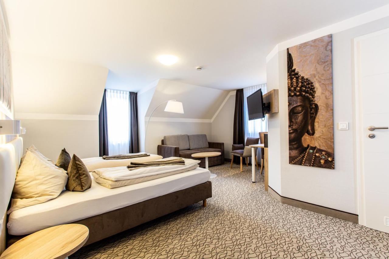 Amtsstueble Hotel & Restaurant Мосбах Екстер'єр фото