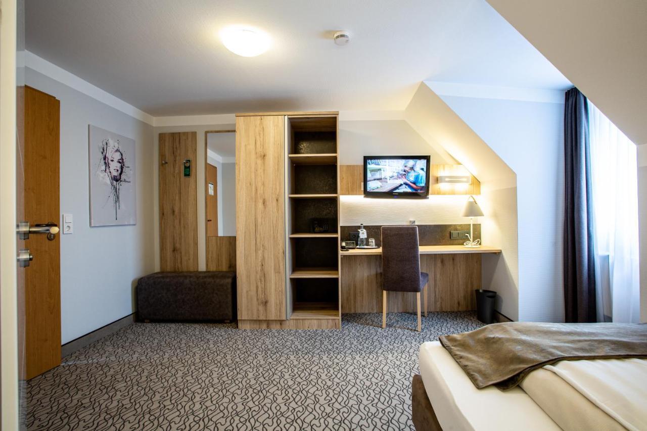 Amtsstueble Hotel & Restaurant Мосбах Екстер'єр фото