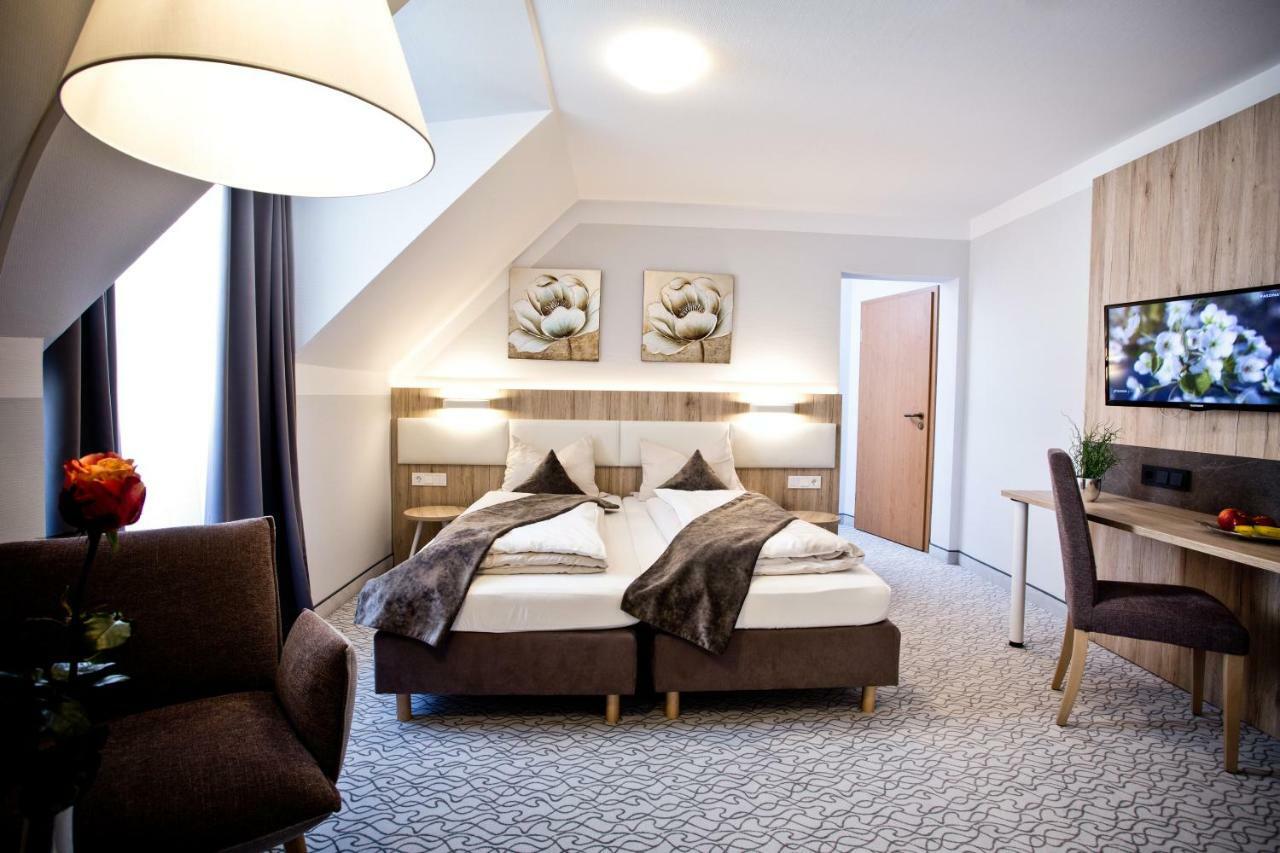 Amtsstueble Hotel & Restaurant Мосбах Номер фото